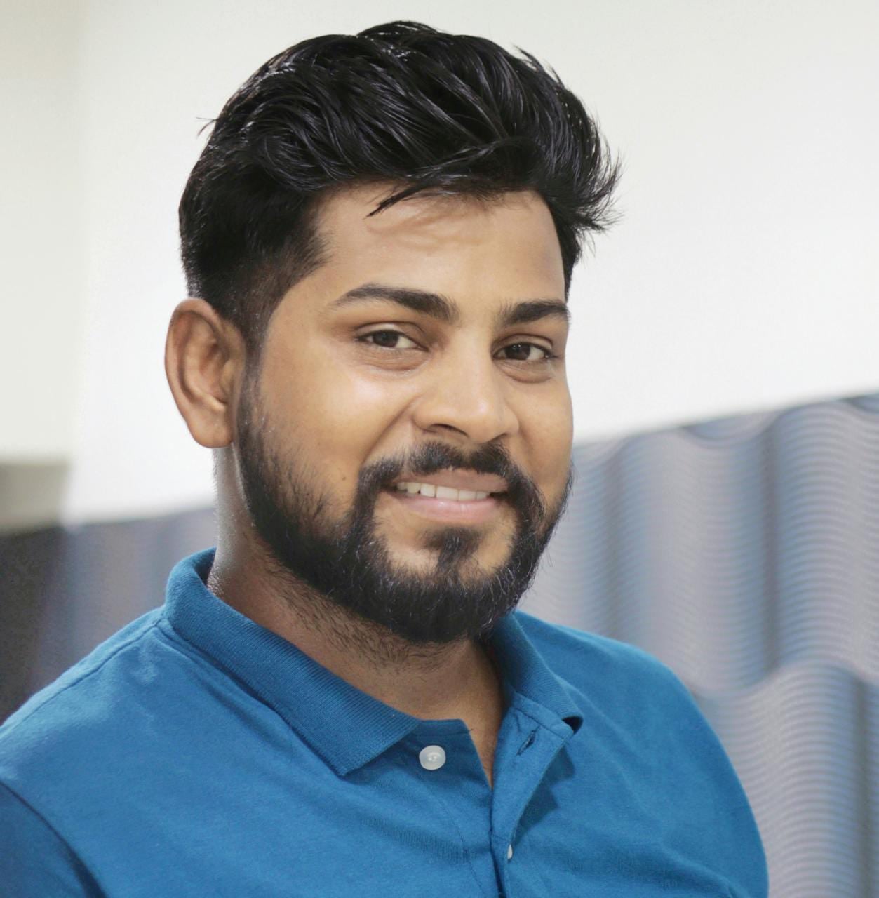 जमशेदपुर : अंशुमन भगत को सर्वश्रेष्ठ लेखक के पुरस्कार से किया गया सम्मानित