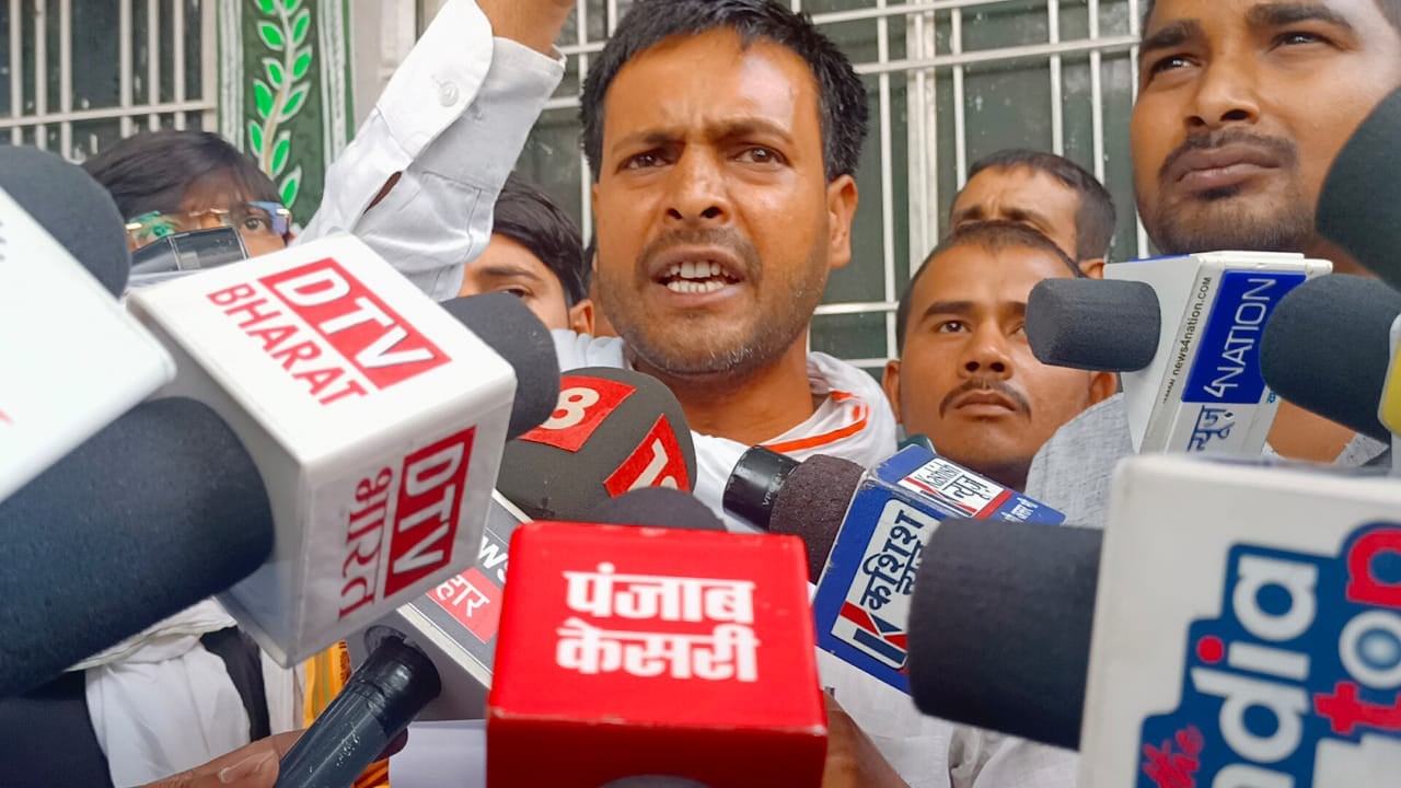राजद नेता की गुहार,  तेजप्रताप यादव से है जान का खतरा, बचाओ सरकार !