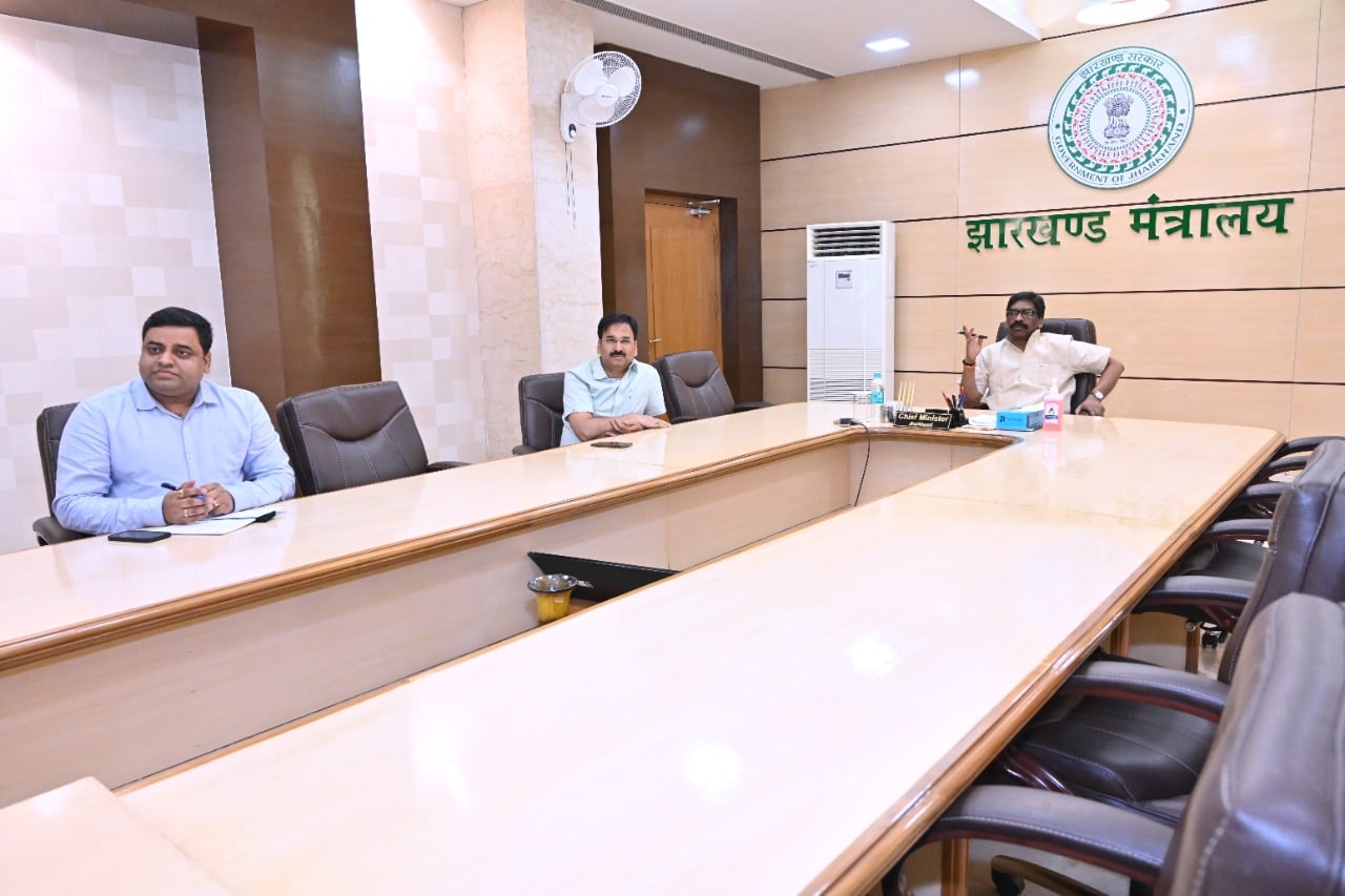 CM के माइनिंग लीज मामले की रिपोर्ट मुख्य सचिव ने ECI को भेजी