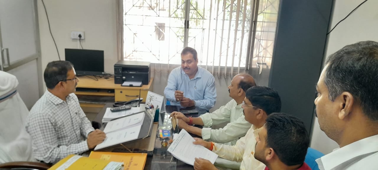 सत्ता पक्ष के इशारे पर गड़बड़ी कर रहे हैं चुनाव पदाधिकारी !  पढ़िए - भाजपा ने क्यों लगाया यह आरोप