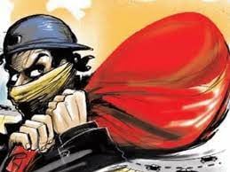 रांची के लालपुर में दिनदहाड़े ज्वेलरी शॉप में लूट