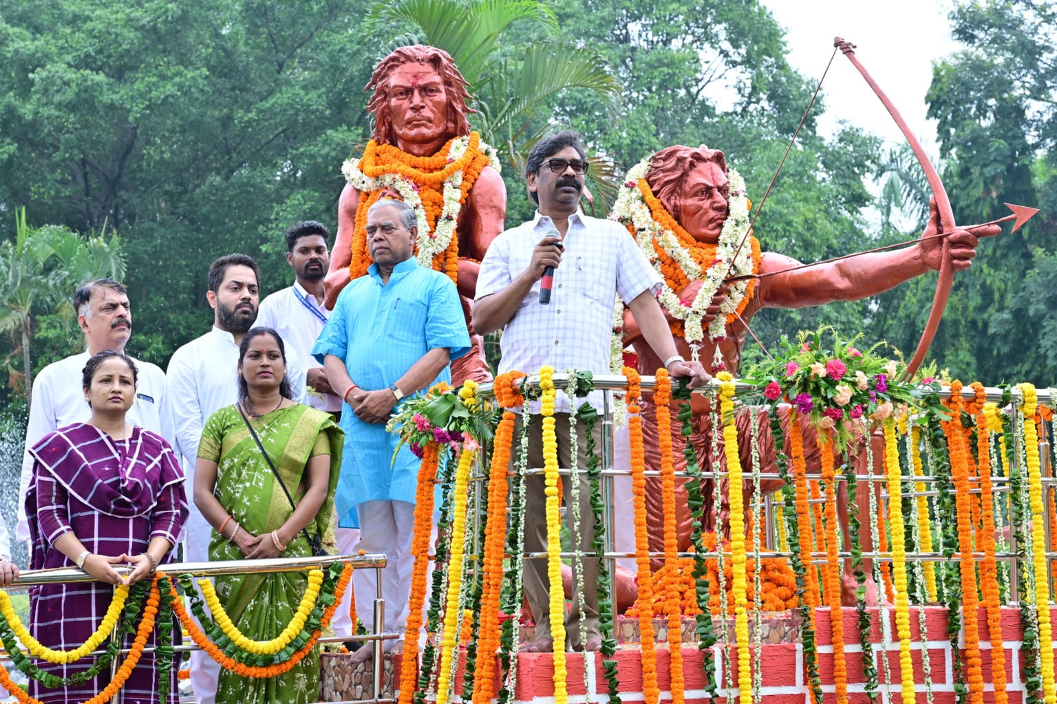 Hul Diwas 2026: सिदो-कान्हू को CM हेमंत सोरेन ने दी श्रद्धांजलि, बोले- शोषण के खिलाफ क्रांति की लौ कभी नहीं बुझ सकती
