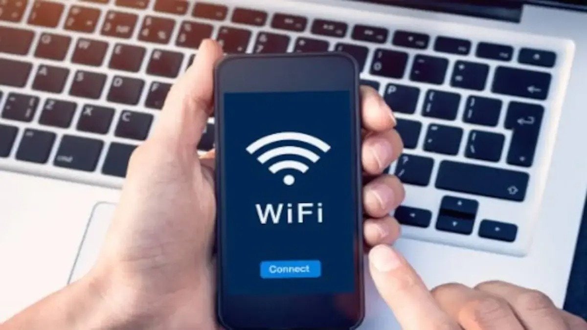 क्या आप भी किसी पब्लिक wifi का इस्तेमाल करते हैं, तो हो जाए सावधान! आपका बैंक अकाउंट हो सकता है खाली