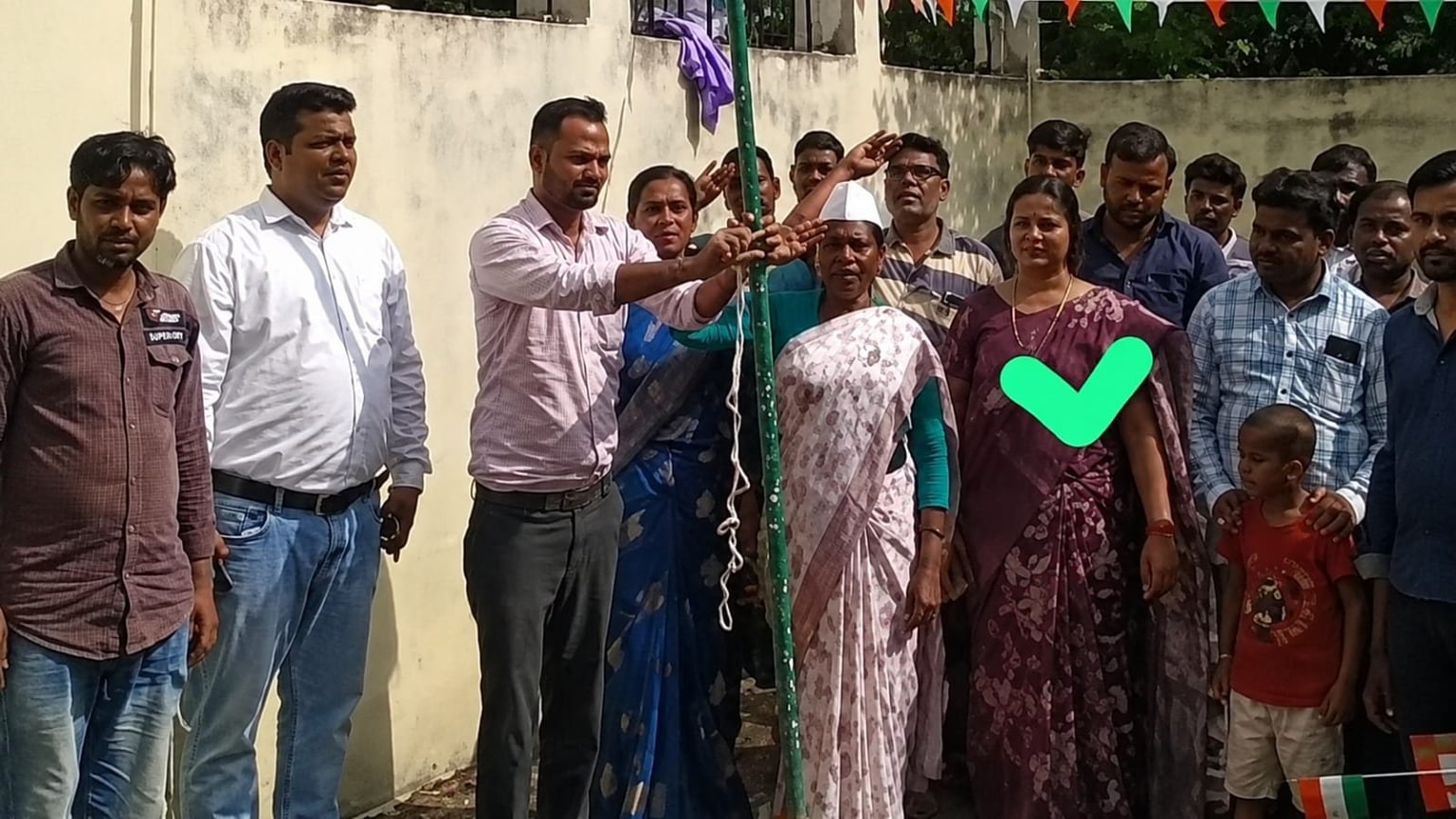 साहिबगंज में वंदे मातरम् के दौरान अधिकारी के व्यवहार पर बवाल, वायरल वीडियो ने बढ़ाई हलचल