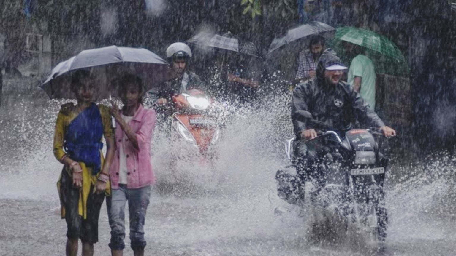 Jharkhand Weather: आज फिर बदलेगा मौसम, कई जिलों में बारिश और वज्रपात के आसार, जानें अपने इलाके का तापमान