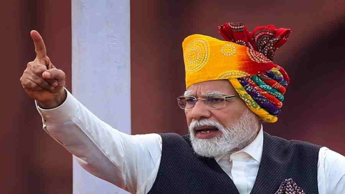 PM नरेंद्र मोदी जन्मदिन विशेष: चाय की दुकान से देश के प्रधानमंत्री तक, जानिए संघर्ष और सियासत की पूरी कहानी