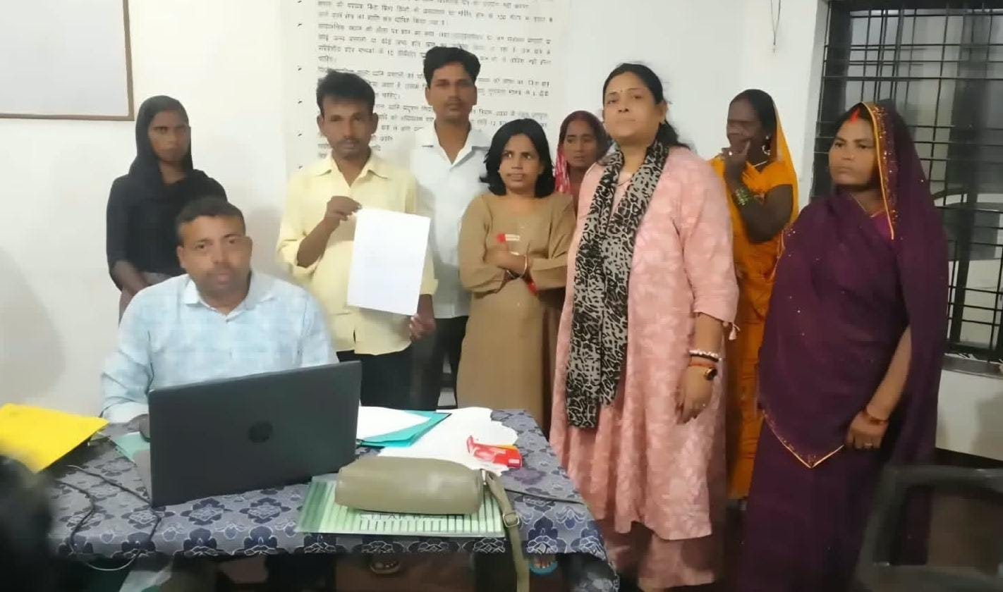 गढ़वा से लापता बेटी 15 साल बाद लौटी घर,देवघर DC और CWC की मेहनत लाई रंग 