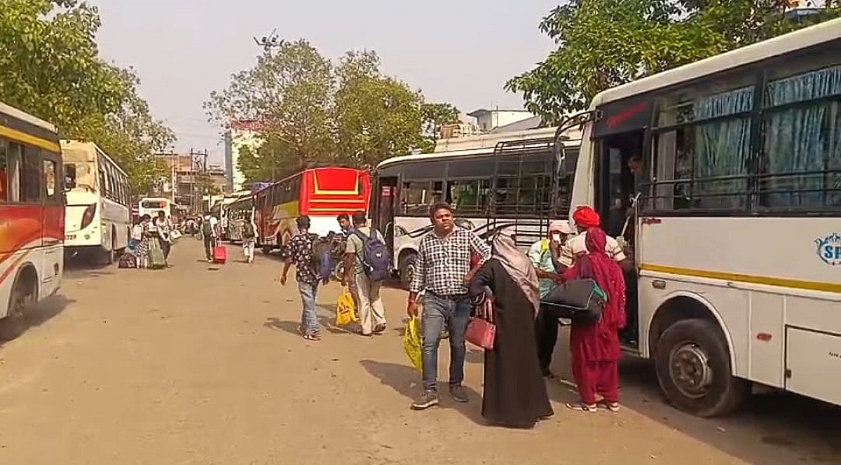 कोयलांचल वासियों के लिए वरदान साबित हो रही है मुख्यमंत्री ग्राम गाड़ी योजना, तीन और बस चालू करने पर विचार