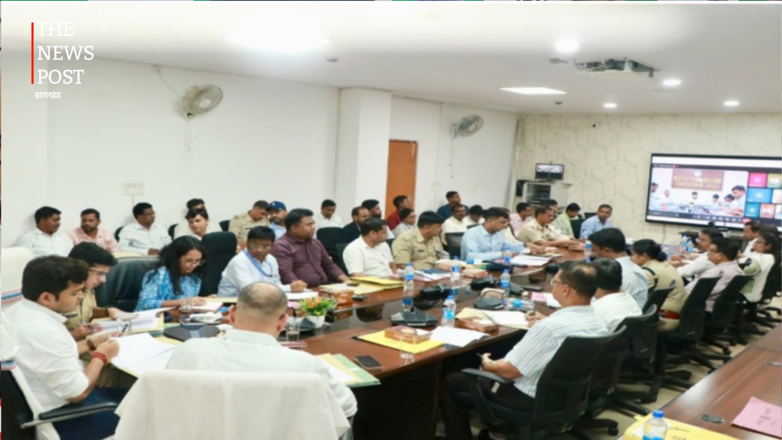 चाईबासा में कानून-व्यवस्था को लेकर समीक्षा बैठक, आगामी पर्व-त्योहार और परीक्षाओं को लेकर प्रशासन अलर्ट