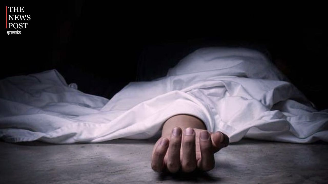 पलामू : पेड़ से लटका मिला 19 वर्षीय युवक का शव, पुलिस हर पहलू से कर रही जांच
