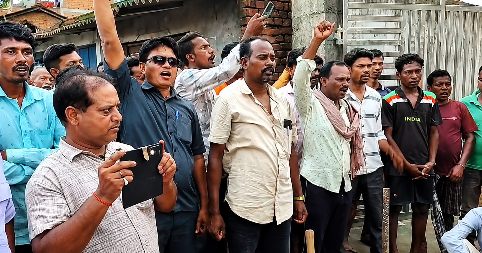 गढ़वा में ई-केवाईसी विवाद के बीच आदिवासी की मौत, झारखंड ग्रामीण बैंक पर गंभीर आरोप
