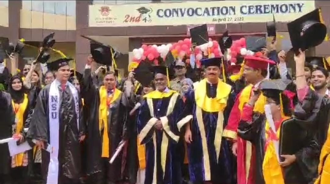 नेताजी सुभाष यूनिवर्सिटी का दूसरा दीक्षांत समारोह, मंत्री चंपई सोरेन ने छात्रों को सर्टिफिकेट देकर किया सम्मानित, जानें बच्चों से क्या कहा