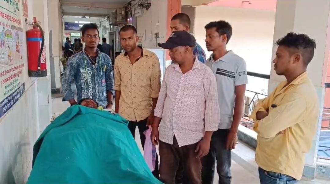 Dumka Breaking: ट्रेन की चपेट में आने से युवक की मौत, जांच में जुटी पुलिस