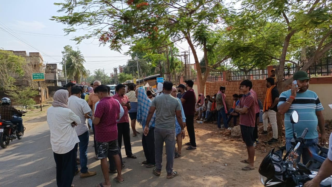 दुमका में रफ्तार का कहर, तीन अलग-अलग सड़क दुर्घटना में चार लोगों की मौत