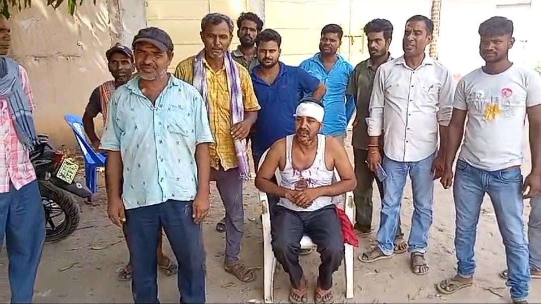 देवघर के गैस एजेंसी में डकैती, हथियार बंद अपराधियों ने गार्ड के साथ की मारपीट, नगद राशि लूट कर हुए फरार