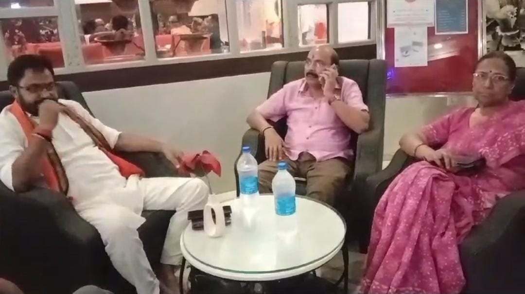 कैसे होगा भाजपा का संताल फतह, जब आपस में ही भिड़ रहे हैं कार्यकर्ता और नेता