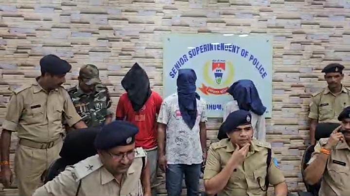 जमशेदपुर पुलिस ने किया छिनतई के दो मामलों का खुलासा, मामले में 5 को किया गिरफ्तार