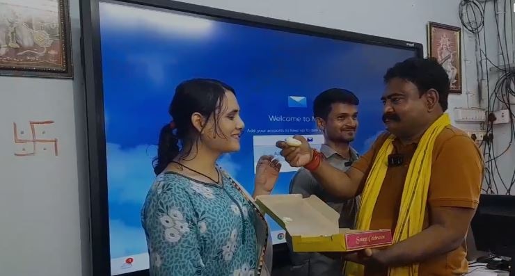 देश की पहली ट्रांसजेंडर दारोगा बनी बिहार की मानवी,  तानों से तंग होकर छोड़ा था घर, कहा-10 साल बाद वर्दी पहने जाऊंगी गांव