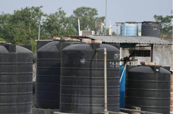 Tips and Tricks:कड़ाके की ठंड में भी गर्म रहेगा छत पर रखी टंकी का पानी, अपनाएं बस ये आसान ट्रिक