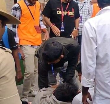 BREAKING: RCB की विक्ट्री परेड से पहले चिन्नास्वामी स्टेडियम में मची भगदड़, महिला समेत 7 की मौत