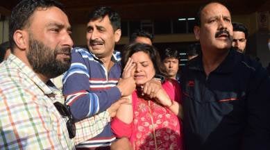 कश्मीर में फिर टारगेट किलिंग ! मारे गए कश्मीरी पंडित की पत्नी ने कहा- “हमें बलि का बकरा बनाया जा रहा है”