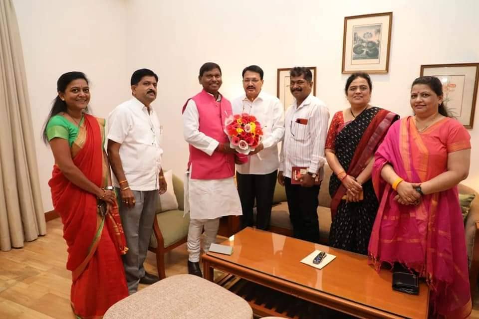 केंद्रीय मंत्री अर्जुन मुंडा की नासिक यात्रा : जनजातीय मसलों पर हुआ विमर्श