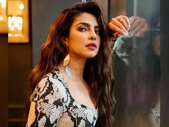 प्रियंका चोपड़ा बताएंगी पश्चिम को, भारत का मतलब केवल हाथी और सपेरे नहीं