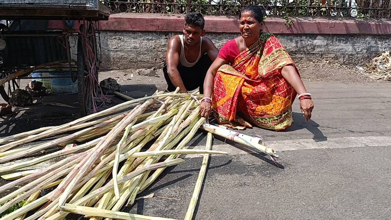 घर में घुस कर गाली दी, फिर बीच सड़क पर पीटा, पीड़ित परिवार ने थाने में लगाई गुहार