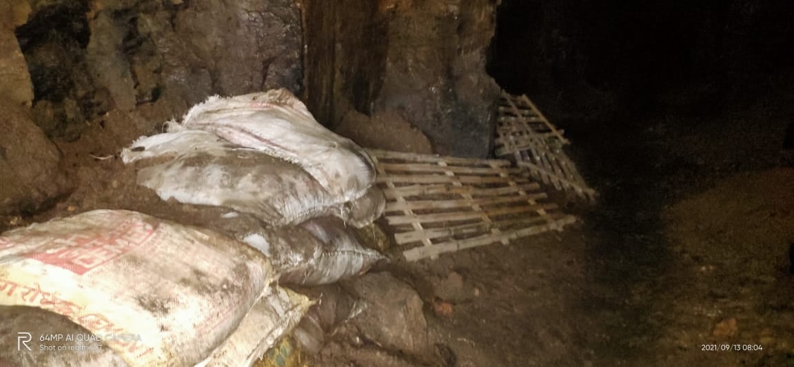 अवैध कोयला खनन के दौरान चाल धंसने से दो गंभीर रूप से घायल,पुलिस को नहीं है जानकारी
