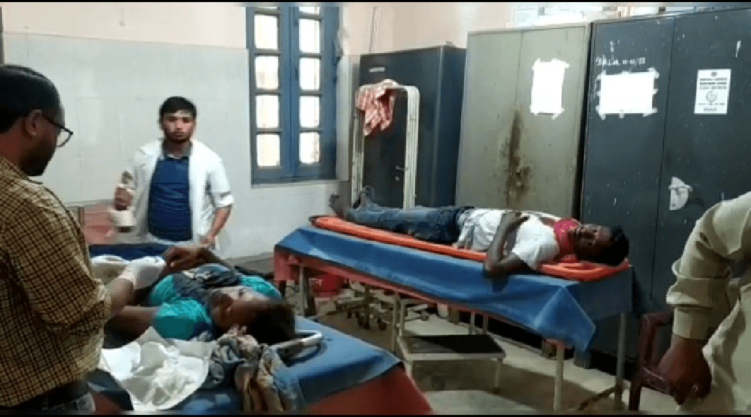 Facebook Love : सरफिरे प्रेमी ने पहले प्रेमिका के गर्दन पर किया चाकू से वार, बाद में खुद को भी किया घायल..फिर देखिए क्या हुआ