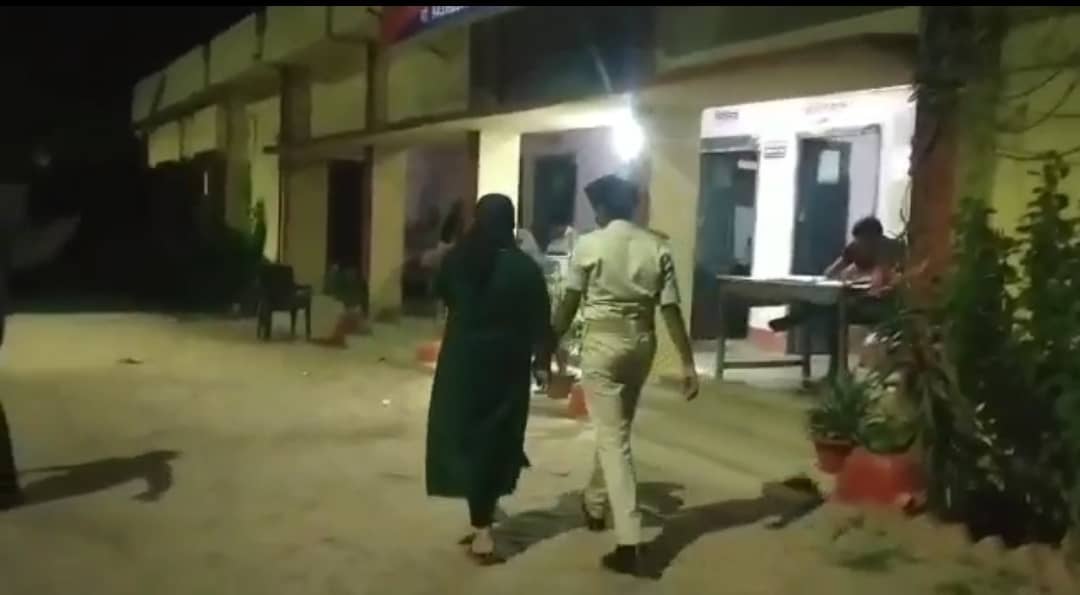 Live Update ( फर्जीबाड़ा ) : CDPO की परीक्षा में फर्जी परीक्षार्थी गिरफ्तार, दूसरे लड़की के नाम पर दे रही थी परीक्षा