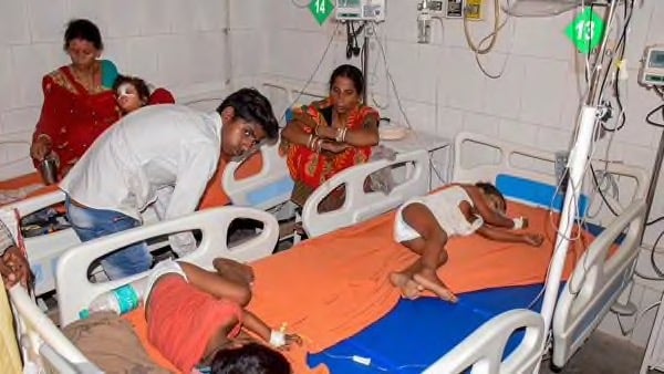 बिहार में वायरल बुखार की चपेट में सैकड़ों बच्चें, आप भी हो जाएँ सचेत पढ़ें पूरी रिपोर्ट