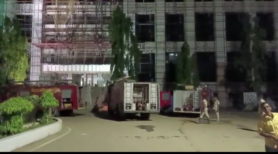 Live updates : पटना के विश्वेश्वरैया भवन में एक बार फिर लगी आग, यहां कई सरकारी विभागों का है कार्यालय