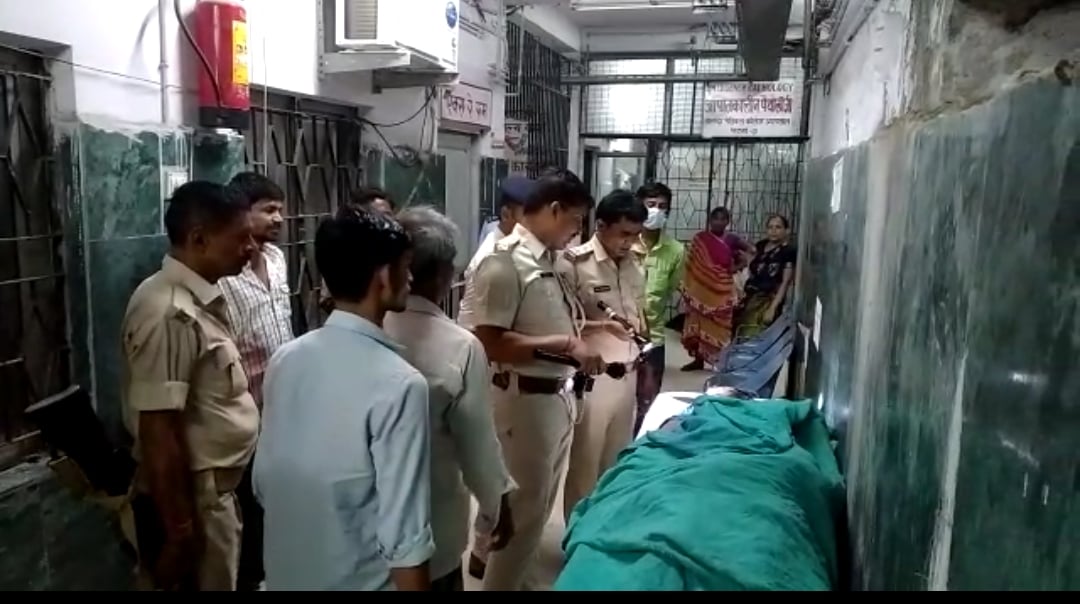 अपराध : पटनासिटी में चाकू से गोदकर एक युवक की हत्या, अपराधी फरार