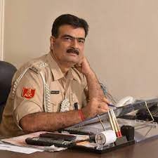 बिहार के निलंबित आईपीएस के पटना और देवघर आवास पर EOU का छापा. आय से अधिक संपति का मामला