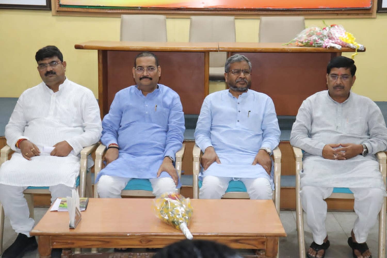 राज्यसभा चुनाव : भाजपा ने कांग्रेस की खिल्ली उड़ाई, जेएमएम पर भी कसा तंज