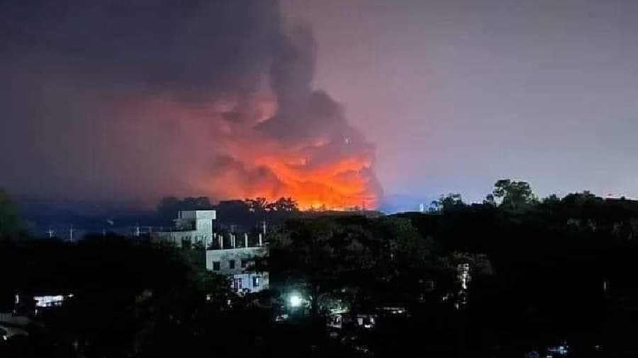 बांग्लादेश में बड़ा हादसा, कंटेनर डिपो में आग लगने से 35 लोगों की मौत, 300 से भी ज्यादा घायल