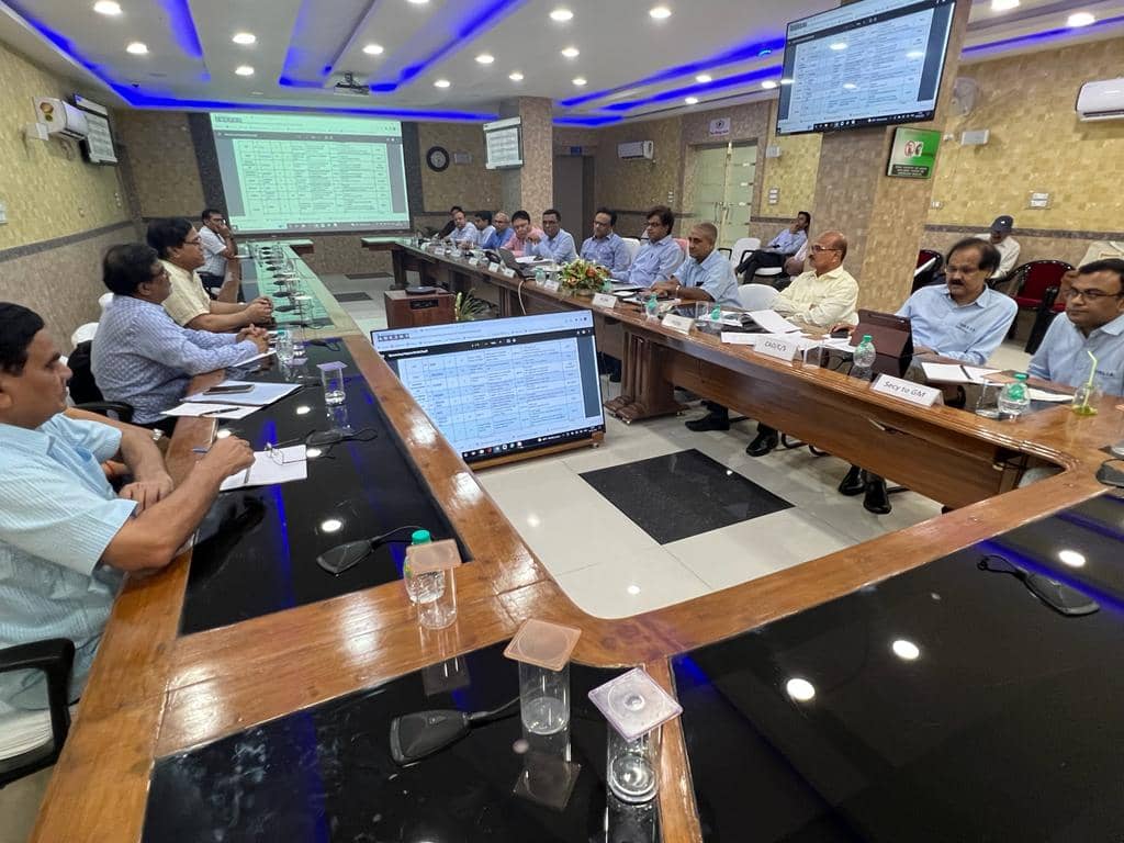 प्रोडक्शन बढ़ाएं कोयला कंपनियां , ढुलाई की मिलेगी सुविधा- रेलवे GM ने कहा