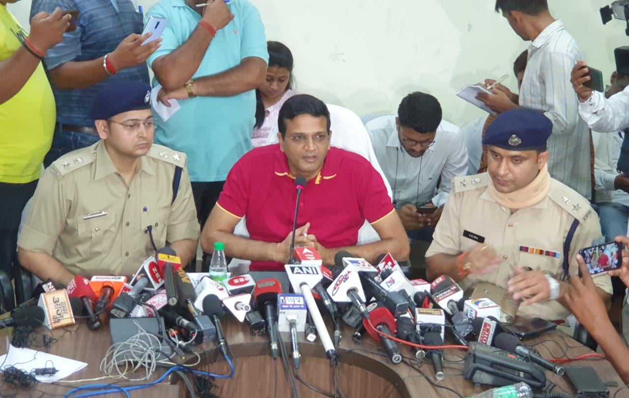 रांची हिंसा मामले में प्रशासन ने कहा- हंगामे को नियंत्रित करने के लिए हर सोर्स का किया गया इस्तेमाल, फायरिंग के सवाल पर मुकर गए SSP