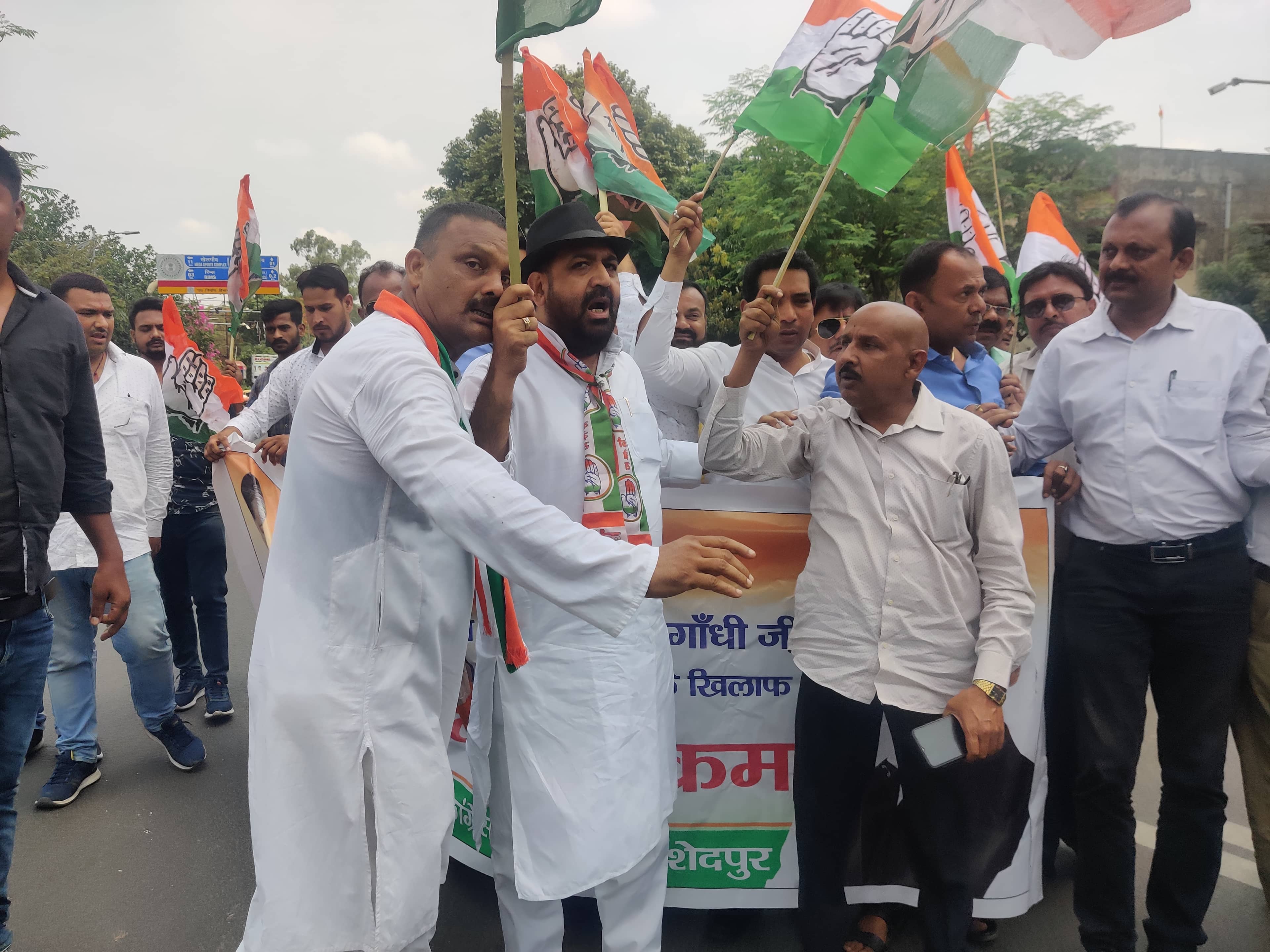 ED की राहुल से पूछताछ: लठतंत्र में बदला जा रहा लोकतंत्र -रांची में प्रदर्शन के बाद मोदी सरकार पर कांग्रेस का आरोप