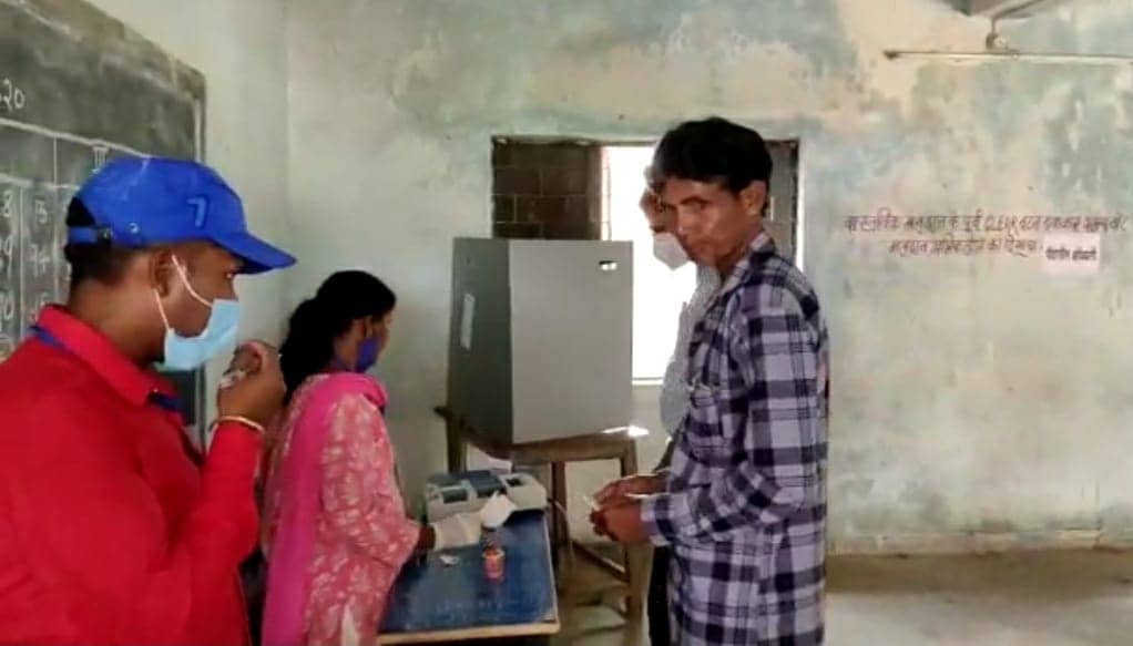 माण्डर में 60 प्रतिशत वोटिंग, 14 उम्मीदवारों के भाग्य EVM में हुए कैद, 26 जून को होगी मतगणना