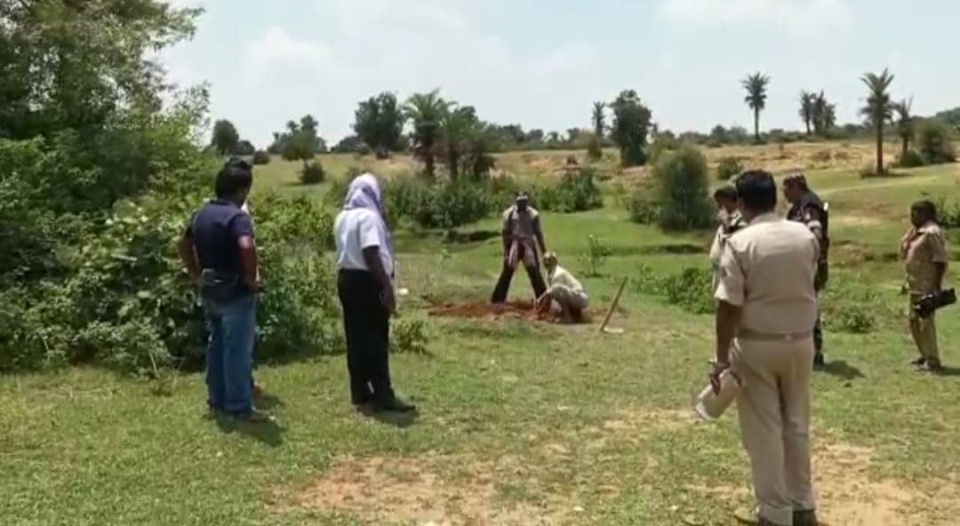 DUMKA: अंधविश्वास में मासूम बच्ची की हत्या की आशंका, पुलिस जांच में जुटी