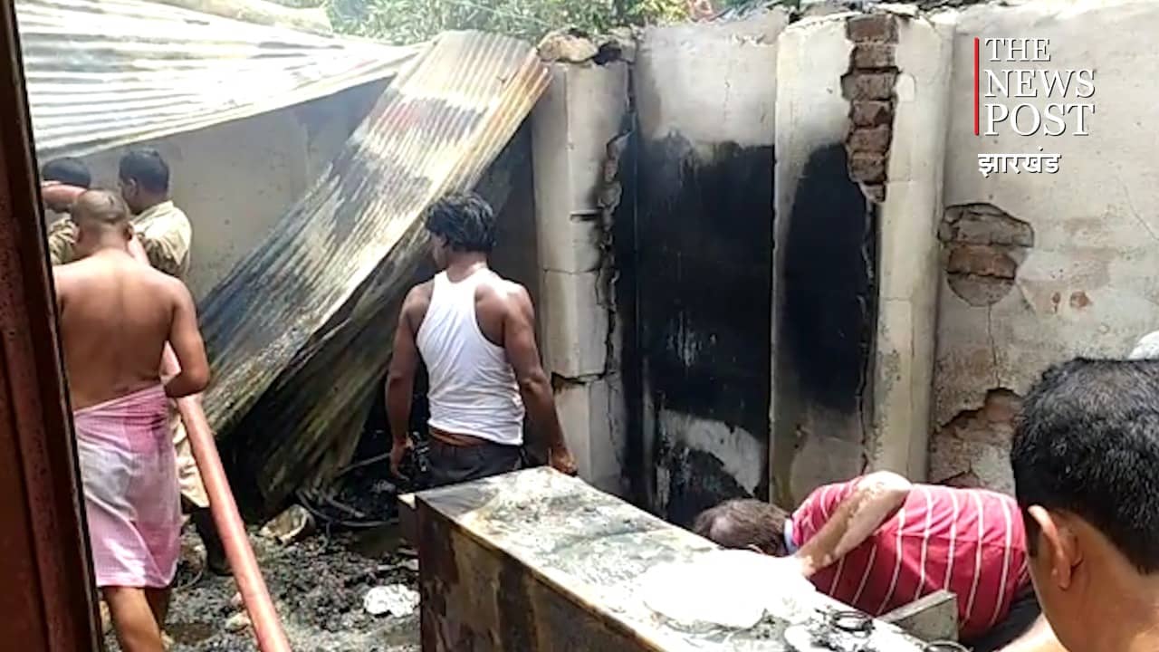 शॉर्टसर्किट से घर में लगी आग, दो गैस सिलेंडर हुए ब्लास्ट, दमकल वाहन ने बुझाया आग