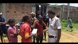 DHANBAD: धनसार के दुहाटांड में जमीन विवाद में मार'पीट, जानिये पुलिस ने क्या किया