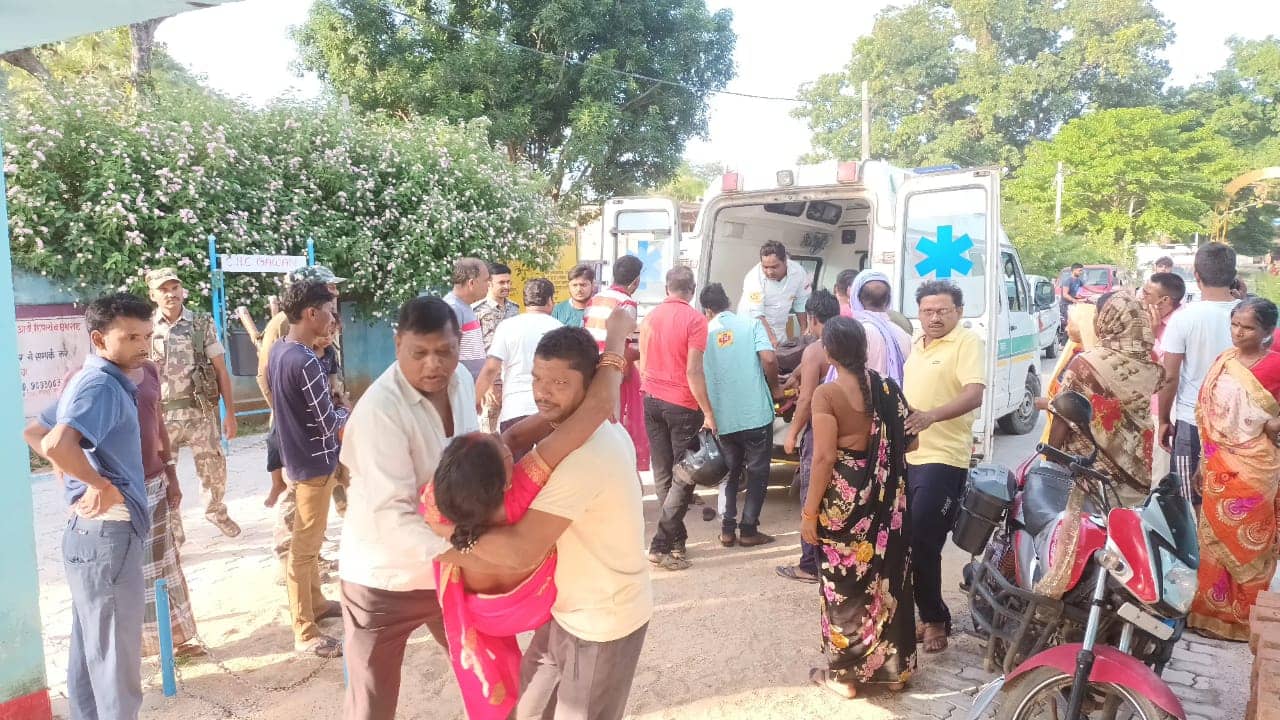 कार पलटने से एक की मौत, 2 की हालत गंभीर, शादी समारोह से लौट रहे थे सभी