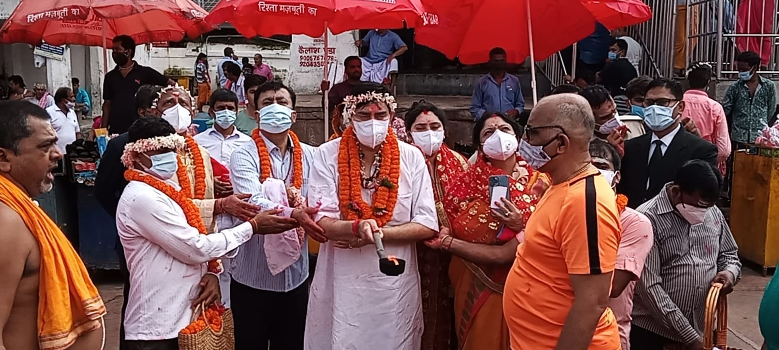 बाबा बैधनाथ के दरबार में पहुंचे चीफ जस्टिस, माता पार्वती और बाबा के गठबंधन पूजा में पत्नी के साथ हुए शामिल