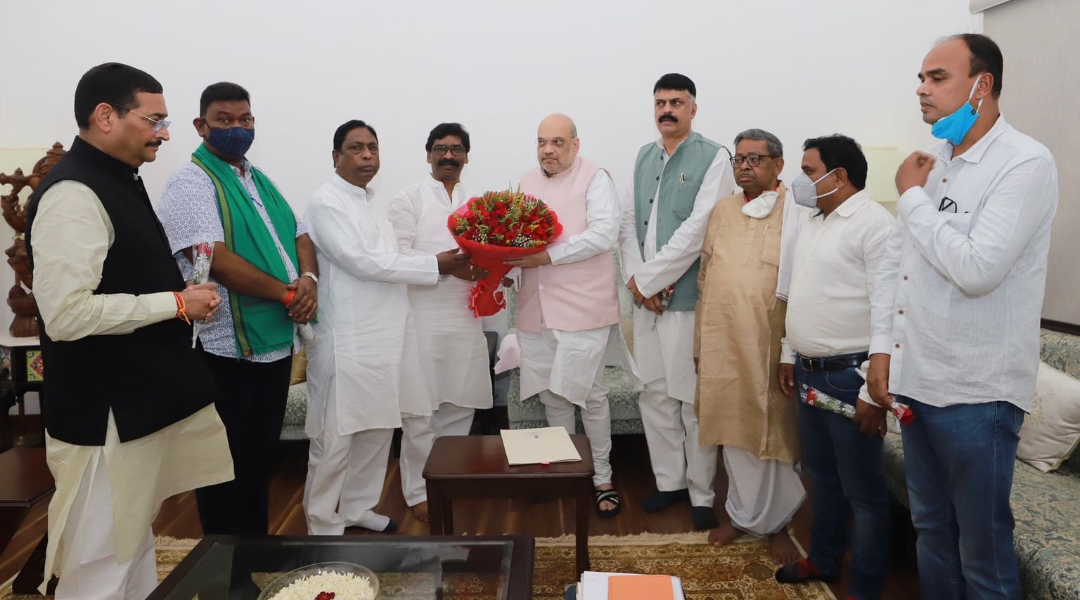 सीएम हेमंत सोरेन के नेतृत्व में सर्वदलीय प्रतिनिधिमंडल ने जातीय आधार पर जनगणना के लिए गृह मंत्री को सौपा ज्ञापन