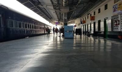 देश के इन बड़े और छोटे नाम वाले रेलवे स्टेशन का नाम याद नहीं कर पाएंगे आप