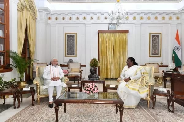 PM मोदी ने की राष्ट्रपति द्रौपदी मुर्मू से मुलाकात, राष्ट्रपति पद की शपथ लेने के बाद की पहली बार मुलाकात, जानिए क्या हुई चर्चा