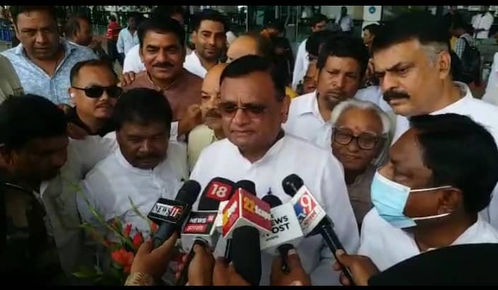 कांग्रेस विधायक दल की बैठक में क्रॉस वोटिंग पर विधायकों की क्लास लेंगे प्रदेश प्रभारी